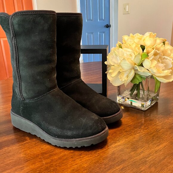 UGG Australia Authentic Classic Short Women's Boots Black Suede Size 6 - Picture 1 of 6